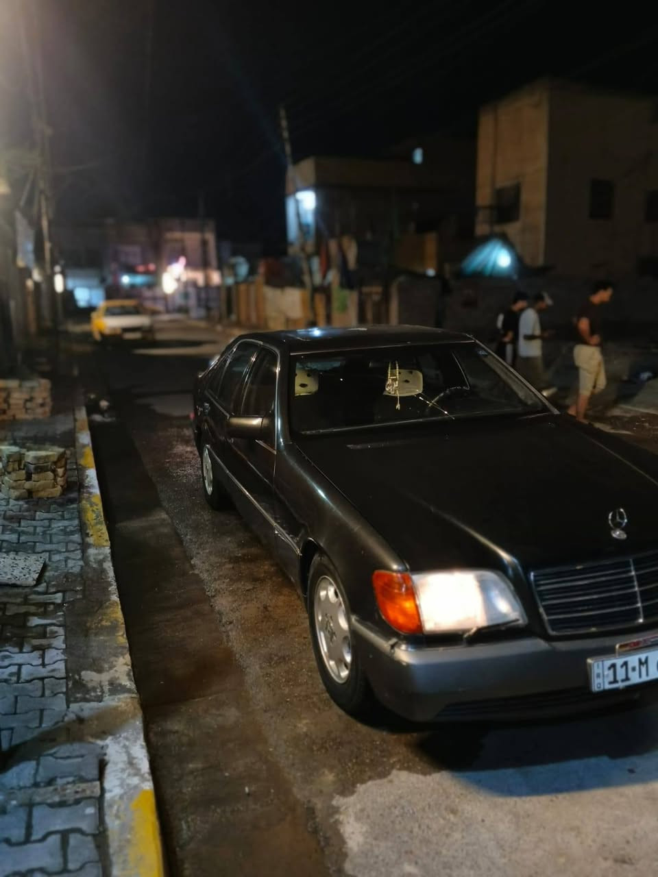 سلام عليكم مارسيدس شبح موديل 1992 فول مواصفات كله بلادي
سعر :58 وبيها مجال حك الجيه 
العنوان بغداد  ***********
