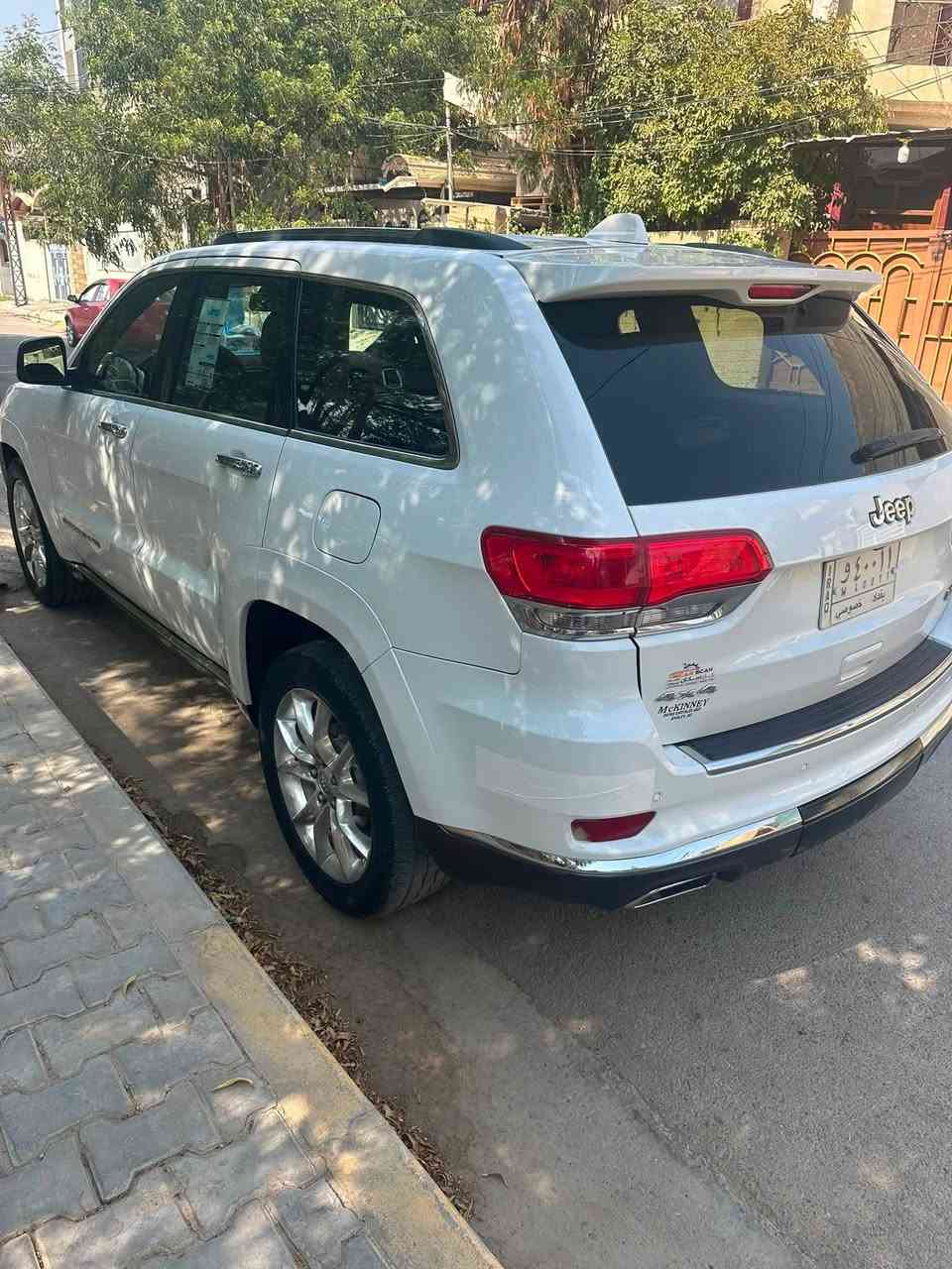 السلام عليكم جيب ٢٠١٤ سومت معروفه مواصفات السومت ماشيه ١٥٤ ميل كير مكينه تبريد صدر تايرات خير من الله مكاني بعقوبه السعر ٢١٥ 
موبايل *********** او مراوس بسياره صالون
