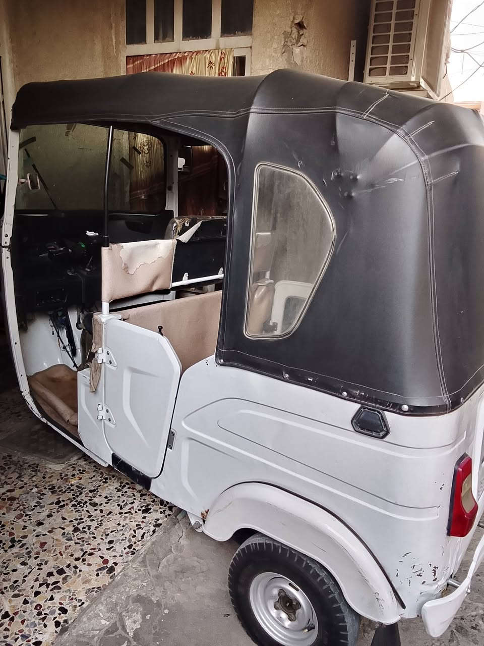السلام عليكم تكتك البيع موديل 22شهر 11 رايده 8 ملاين مرقمه تحويل ثاني يوم عنوان بغداد الامين رقم***********
