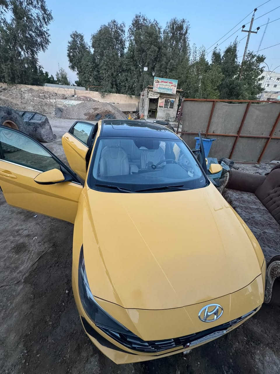السلام عليكم
النترا 22 صفره وارد امريكي
لمتد فول مواصفات
(حادثها جنطه )
شاشه متصله
بصمه
فتحه 
كشنات جلد ابيض
رادار امامي
رادار جانبي
رادار خلفي
حساس امامي خلفي
 قصد أو نقد سعر ماسب 
الرقم ***********
مكان السياره بغداد الدورة
