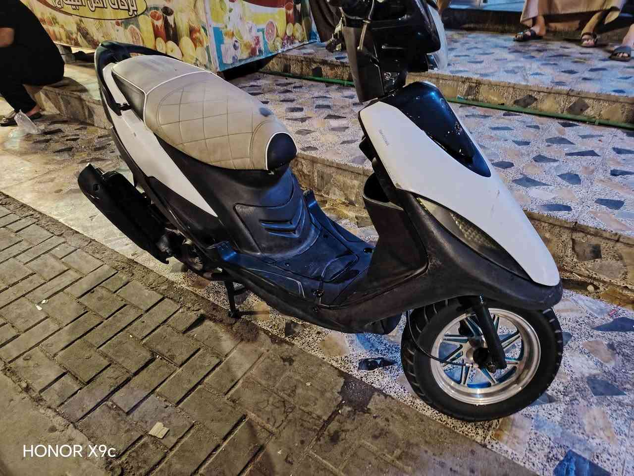700وبيهاا مجاال
الدراجه مفتوحه كلجات وقايش
كلشي بيهاا شغال
***********

نص مكتوب في الصور:
- HONOR X9c