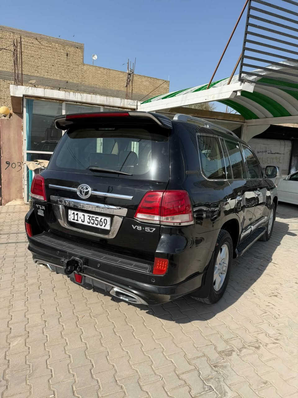 لاندكروزر V8 • ٢٠١١ • رقم بغداد