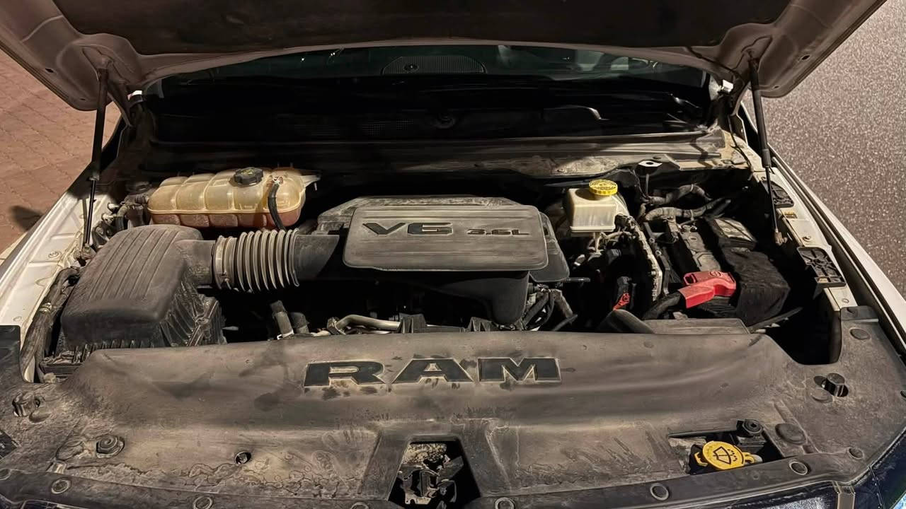 دوج رام بك هورن 2022 Dodge Ram BIGHORN 

6 سلندر   V6 ايتورك المرغوب
باب طويل بدي قصير المرغوب
بصمه 
كير ماوس 
شاشه جبيره 
دوسات كهربائي
كشن كهربائي
السياره ايتورك etorque
دعاميه حديد ستيل 
ويل اسود مات
ويل ١٨ ماكو شي اسمه طسه
سياره ماشيه 97 الف ميل 
رقم مميز 

محرك كير اكسل حداديه كلها كفاله 
بجم كبس  شاصي بشرط لغوده بشرط تكم بشرط
بدون ايربكاك
رقم الشاصي : 1C6RRFFG7NN238594
السياره مثل ما موضح في صور الحادث حادثها مجرد ربع جاملغ خلفي يعني قصعه وحده صبغ بدون اي دواخل 

السعر : 280 وبيها مجال 
***********
