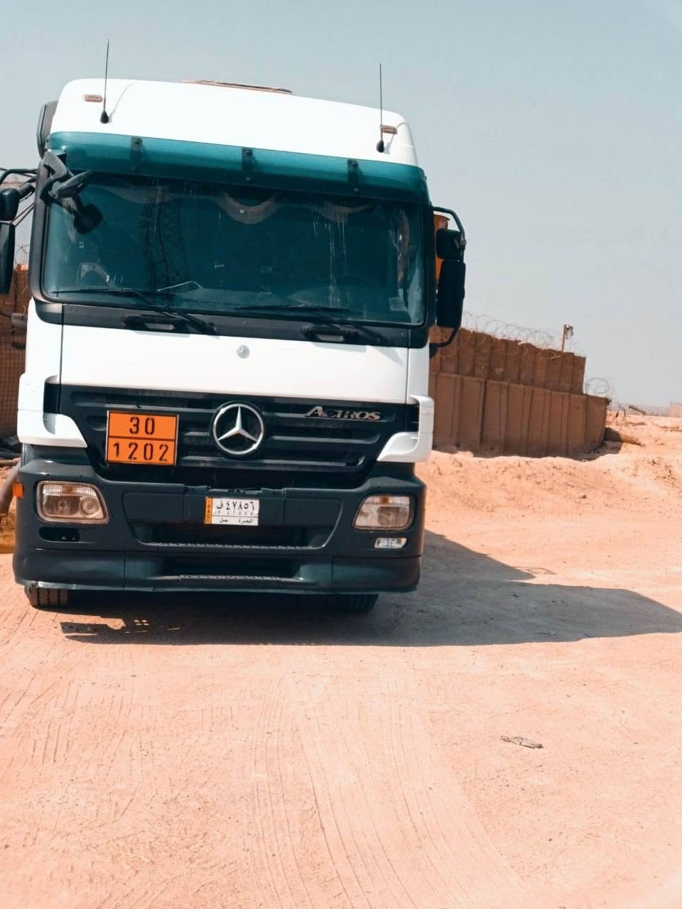 السلام عليكم ورحمة الله وبركاته
🚛 للبيع: مرسيدس كتروز موديل 2007 – حوضية فاكيوم
✅ السيارة نظيفة جداً وما متعوبة.
✅ صارلها 5 سنوات تشتغل ستاندباي، يعني استخدامها قليل جداً.
✅ التانكي جديد ومكفول من أي زرف أو خياس.
✅ السيارة جاهزة للعمل مباشرة، وما تحتاج أي مصروف.
✅ بيها تعديل وترتيب خفيف فقط.
✅ السنوية منتهية، وتحويل الملكية ثاني يوم مباشرة باسم المشتري.
💰 السعر: 4300 دولار، وبيها مجال قليل كلش.
📞 للاستفسار والاتصال أو عبر الواتساب:
***********
