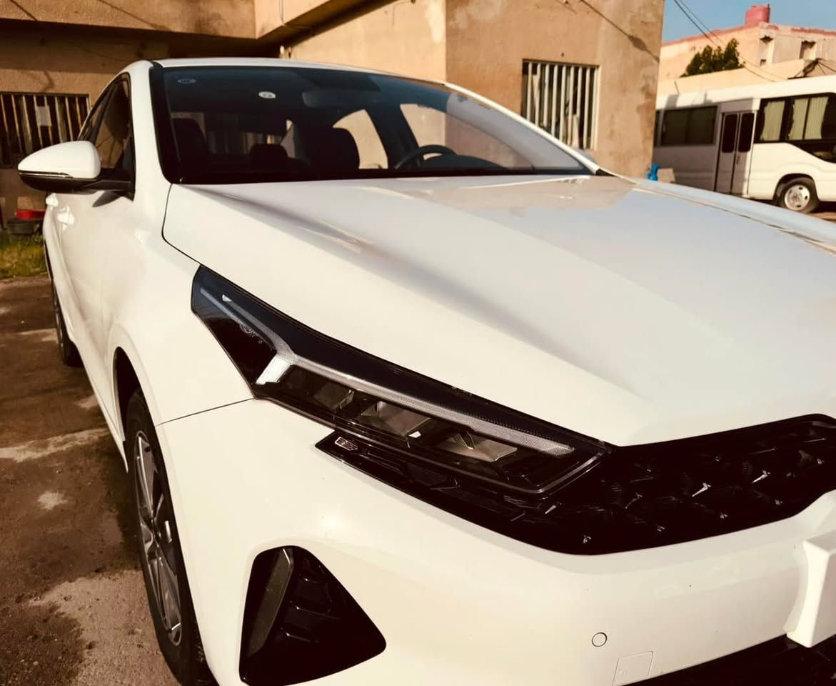 كيا كي ثري K3 موديل 2024

فول مواصفات

محرك 1500 دبل نوزل 

رقم  اربيل تريد وكاله تريد تحويل 

🔴المواصفات 

✅️فتحة

✅️شاشه كامرة 

✅️تحكم ستيرن جهتين 

✅️بصمه ابوباب

✅️شاحن تايب سي شحن سريع 

✅️كير طياره 

✅️شاشه بالكير

✅️لايت لد زينون 3 عدسات متحركة + الخلفي هم لد متصل 

✅المري الجانبية بيها  اشاير 

✅️سايد بريك بصمة

✅️أوتو هولد (auto hold)

✅️درايف مود 4 وضعيات

✅️(sport+eco+smart+comfort)

ماشيه 44 كم قابل للزياده

ملاحظه السياره 

بيه بارد بالباب الي خلف السائق فقط الباقي كفاله
   موبايل
   *********** 
   السعر 135
بصرة القبله
