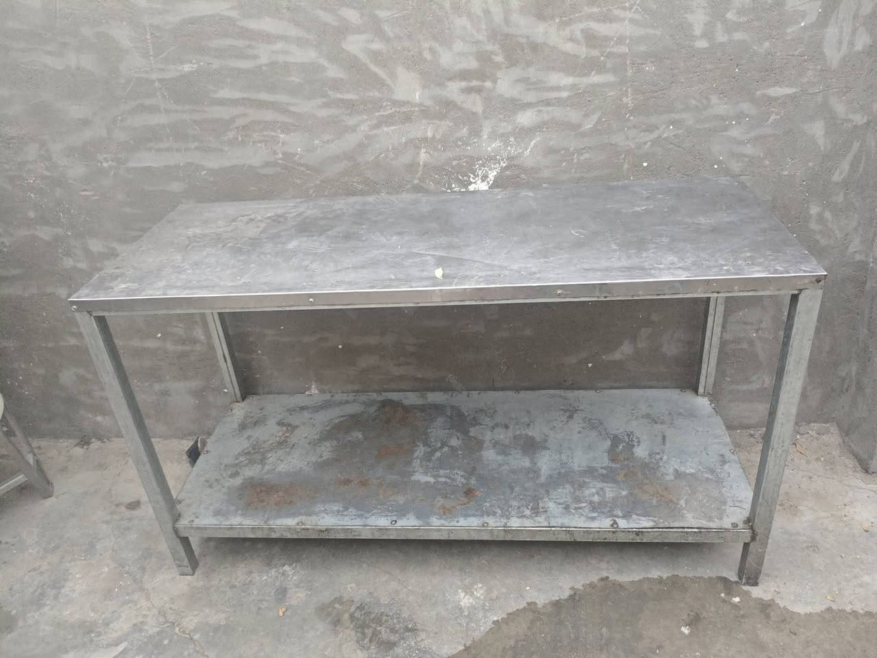 طباخ عينين سل ستيل مع ميز للبيع ***********
