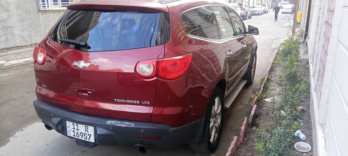 السلام عليكم اخوان
سيارة شوفرليت ترافرس موديل 2011 
فول مواصفات رقم بغداد بأسمي 
محرك 3600 
بانوراما 
كشنات سياحية 7 راكب 
هواية بيه مواصفات 
السعر 100 وبيه مجال 
الاتصال رقمي 
*********** 
ابوباقر
