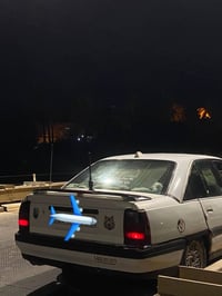 اوبل اوميكا  للبيع وترهم مراوس محرك 2000 لون أبيض  تخم تاير جديد  باتر...