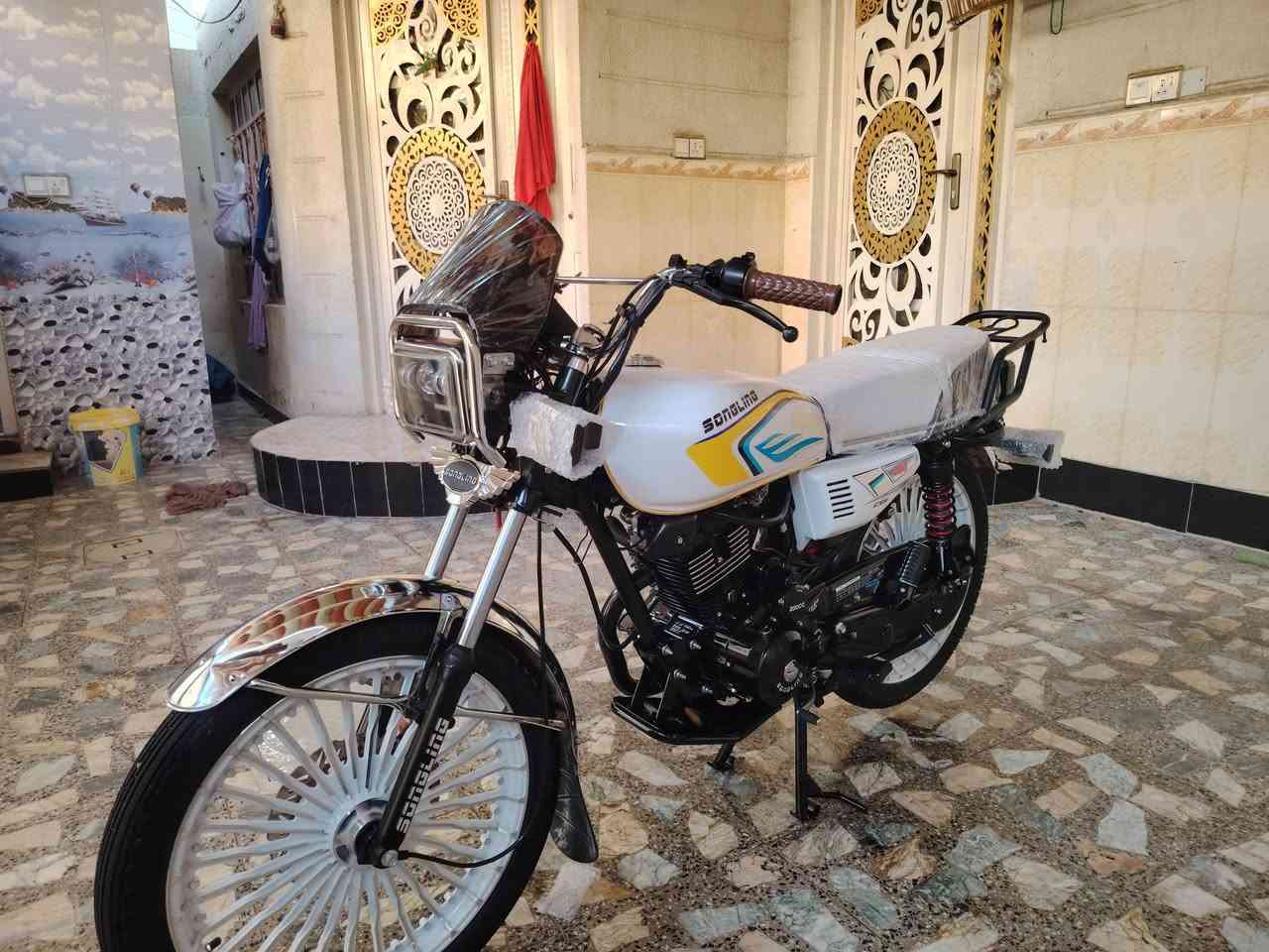 السلام عليكم دراجه سونك أوراق سكنر موديل 2026وكيل الدراجه جديده صارله شهر طالعه من الوكيل سعر 900 شراي يتصل ***********مكاني بصره الأمن الداخلي
