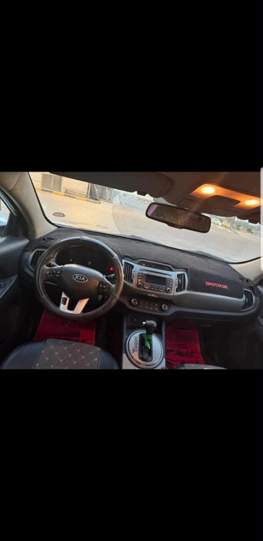 كيا اسبورتج 2015  خليجي فيها بارد من الجهة اليمين  كما مبين في الصور   السعر 135$  الاتصال على الرقم ***********
