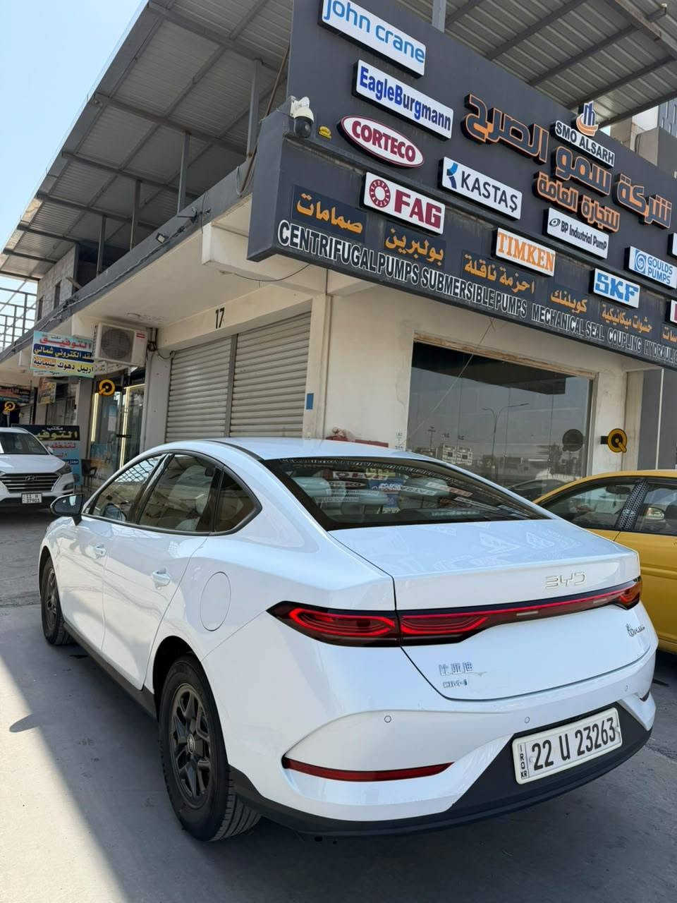 للبيع
سعر 133$
 جن  بلاص byd موديل 2025 
ماشية 27 ألف بانزين + كهرب
 كلها وضع شركة 
رقم اربيل دولي رقم وهزة وسنويه جديد شرط التحويل 
فول مواصفات بدون سلايت 
داخل ابيض 
🚫بدون صبغ .. بيها ملاحظتين فقط 
موصل الايسر 
***********
***********
يوجد بيع وشراء السيارات المتضررة والجديدة داخل هذه الصفحة
