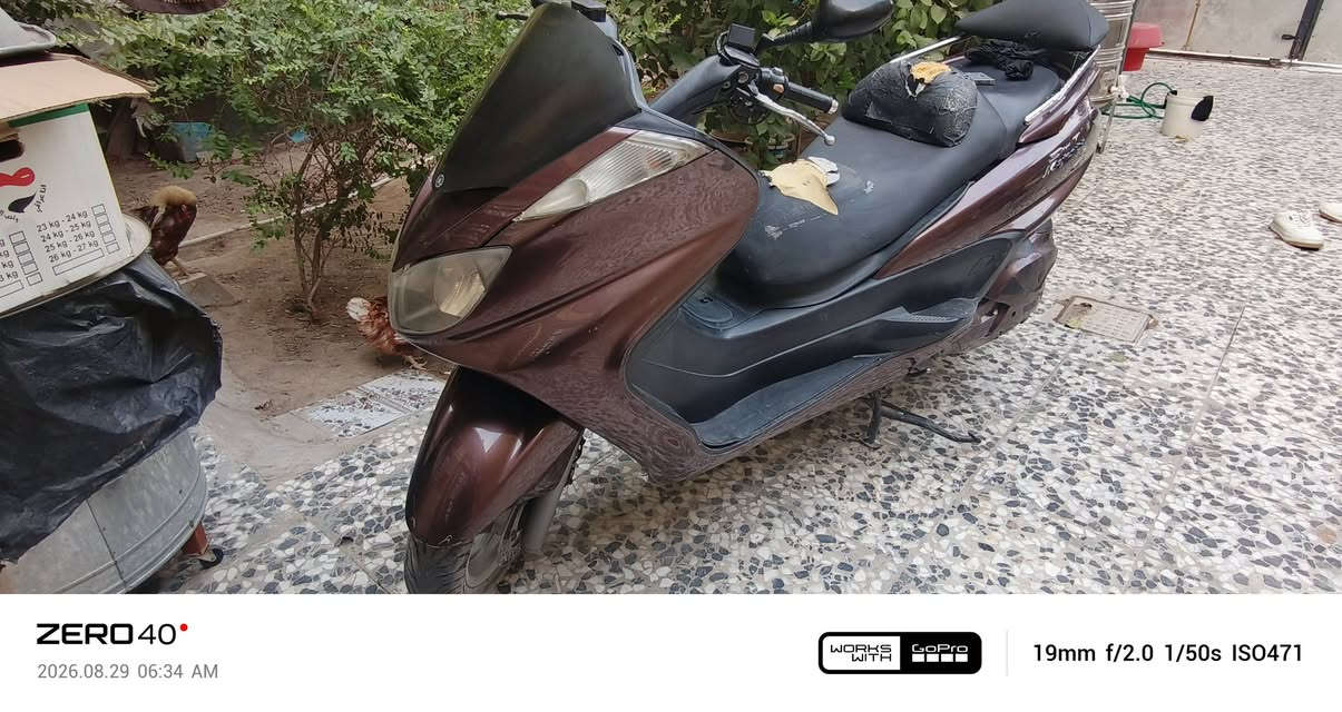 السلام عليكم دراجه ما جسته مني كراند٤٠٠ 
محرك بلادي دراجه نضافته ٧٥ بل ميه  دراجه حلوه ومعدل ودراجه نكره سلف وكهربايات كله شغاله السعر ٨٥٠الف وبيه مجال 
مكاني كربلاء  التواصل /*********** اتصال واتساب
