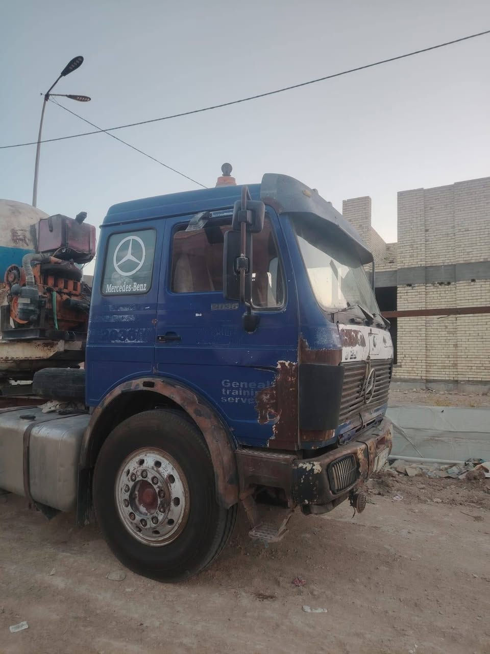 البي موديل 81
 مكينه 28
كير130
 سنويه فلات ذات جوانب متحركه
السعر 90 وبيها مجال
للاستفسار ***********
