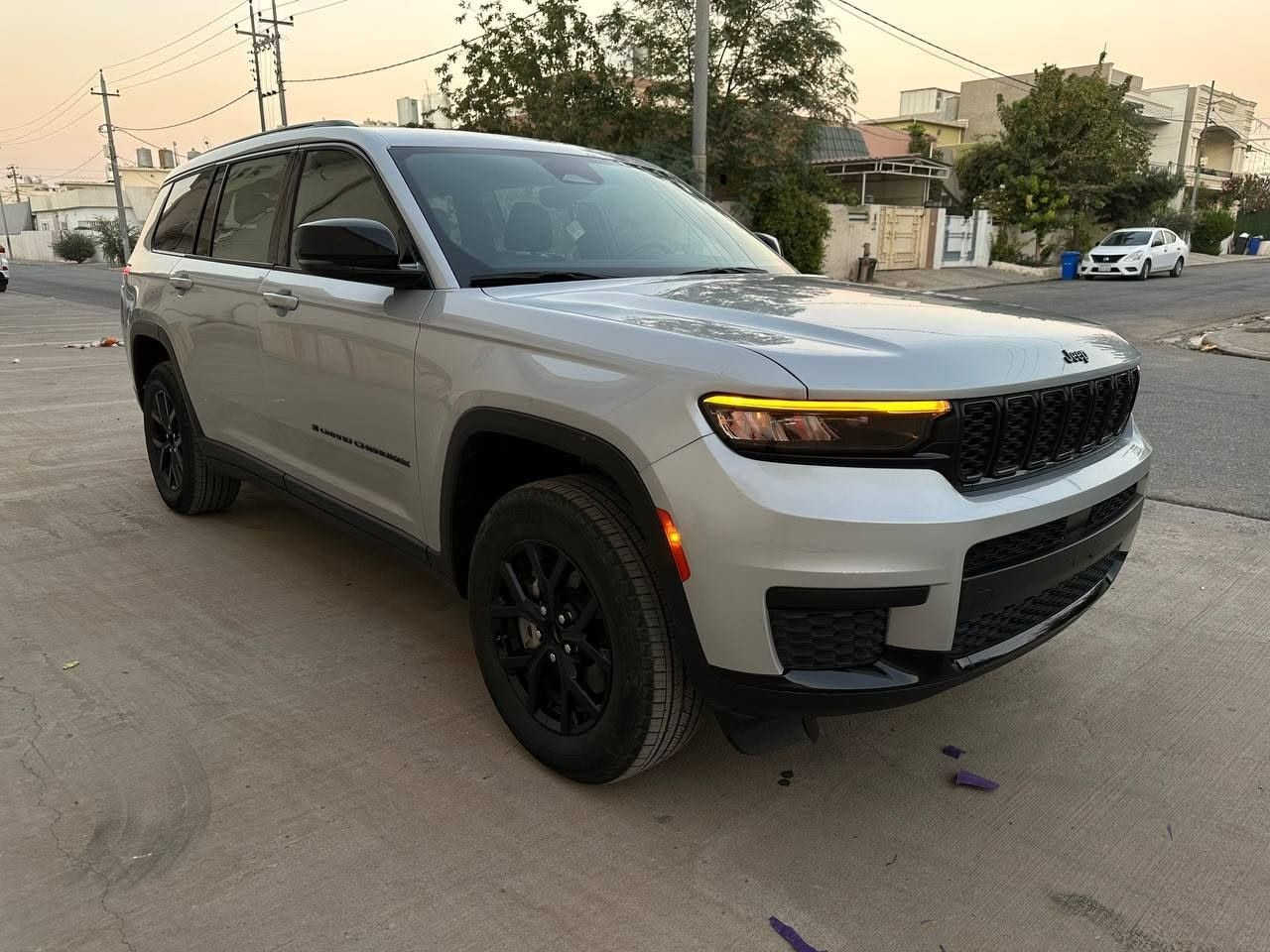 Jeep Grand Cherokee Altitude 4x4
مواصفات (Altitude 4x4)
واحد باب صبغ بدون دواخل بدون ارباك
ماشي (31.000)
سعر نهائي ; 265 $
Vin: 1C4RJKAG3R8549069
مكان اربيل قريب من ماجديموول
Whatsup; 
***********
***********
