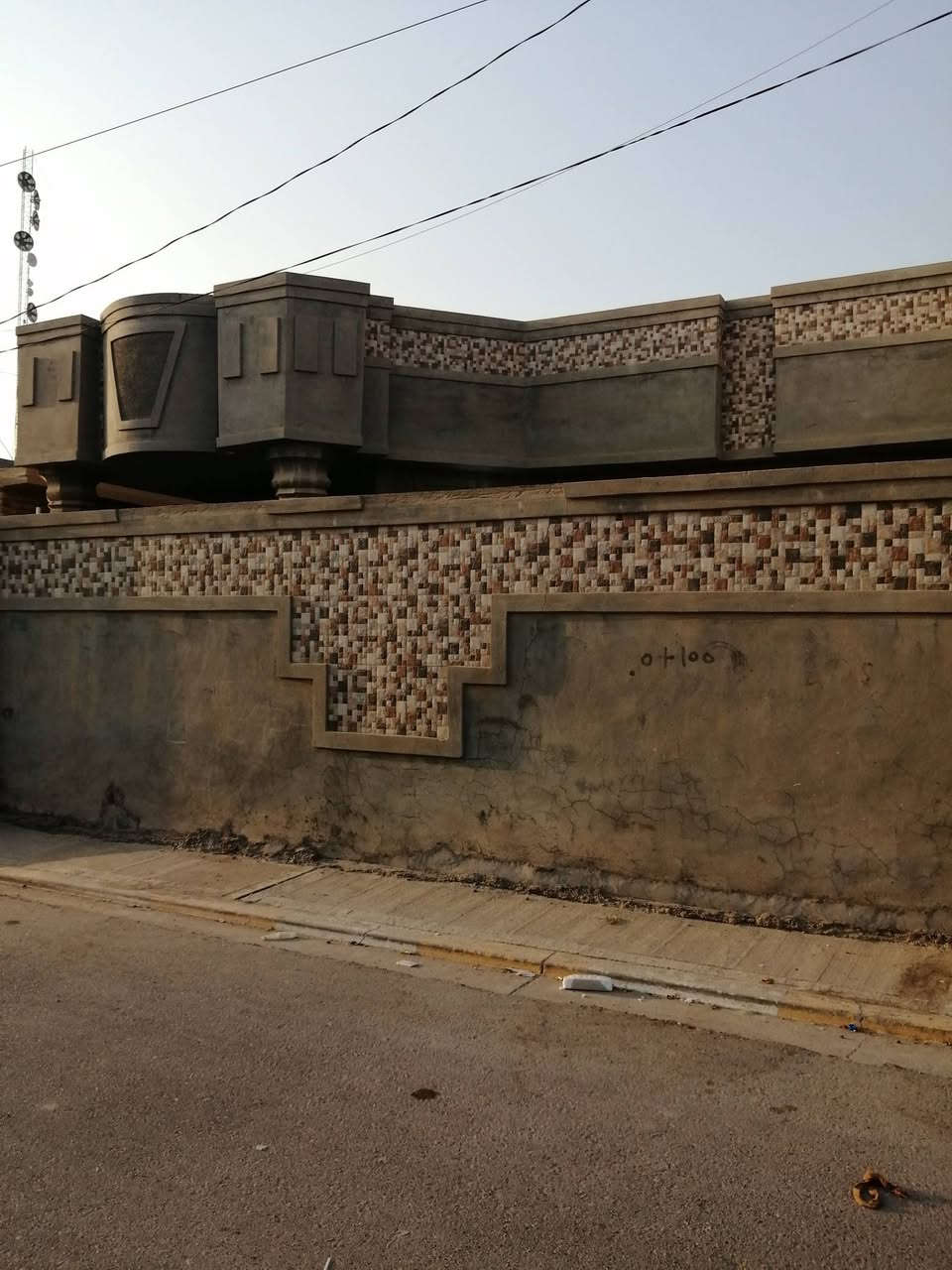 🏠بيت #للبيع في الفلوجة حي الشهداء قرب مرطبات مشمشة .
📍البيت طابق واحد غرفتين نوم واستقبال وصاله ومطبخ .

✨ تفاصيل العقار:
🔹 المساحة: 250 متر  .
🔹 السند: طابو صرف (ملك) بأسم شخص واحد. 
🔹 موقع ممتاز جميع الخدمات متوفرة .

💰 السعر: 140 مليون وبي مجال. 

📞 للتواصل والاستفسار:
*********** واتساب 
او مراجعة مكتبنا #مكتب_البيان_للعقار الكائن في الفلوجة حي الشهداء شارع مرطبات مشمشة
