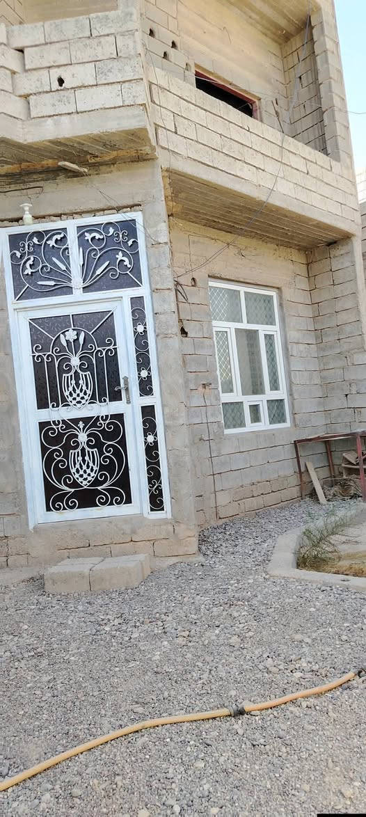 السلام عليكم
بيت للبيع بعرب سعد الناجي مساحة الأرض 200
ومساحة البيت 150 البيت متكون من اربع غرف نوم وربعه ومطبخ السعر 35 وبي مجال 
للأتصال/ ***********/***********
