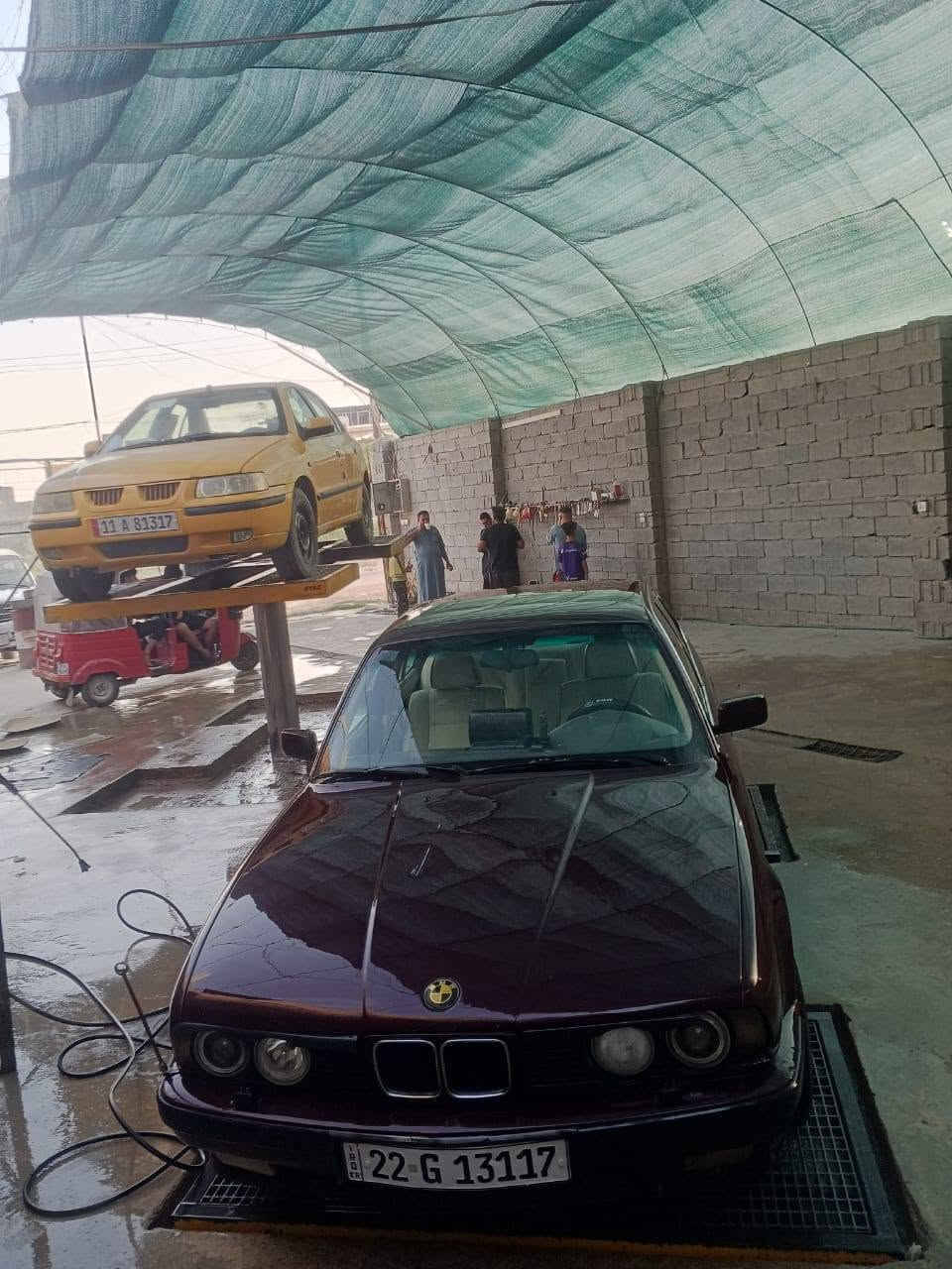 "أهلاً بكم في محطة الأخوين لغسيل السيارات!
نقدم لكم خدمات متكاملة تشمل غسيل السيارات، والغسيل السفلي بالجكات الهيدروليكية، وتبديل الزيوت، وغسيل السجاد بأعلى جودة.

📍 العنوان: [شارع الأربعين قرب أبو علي الشمري]."
