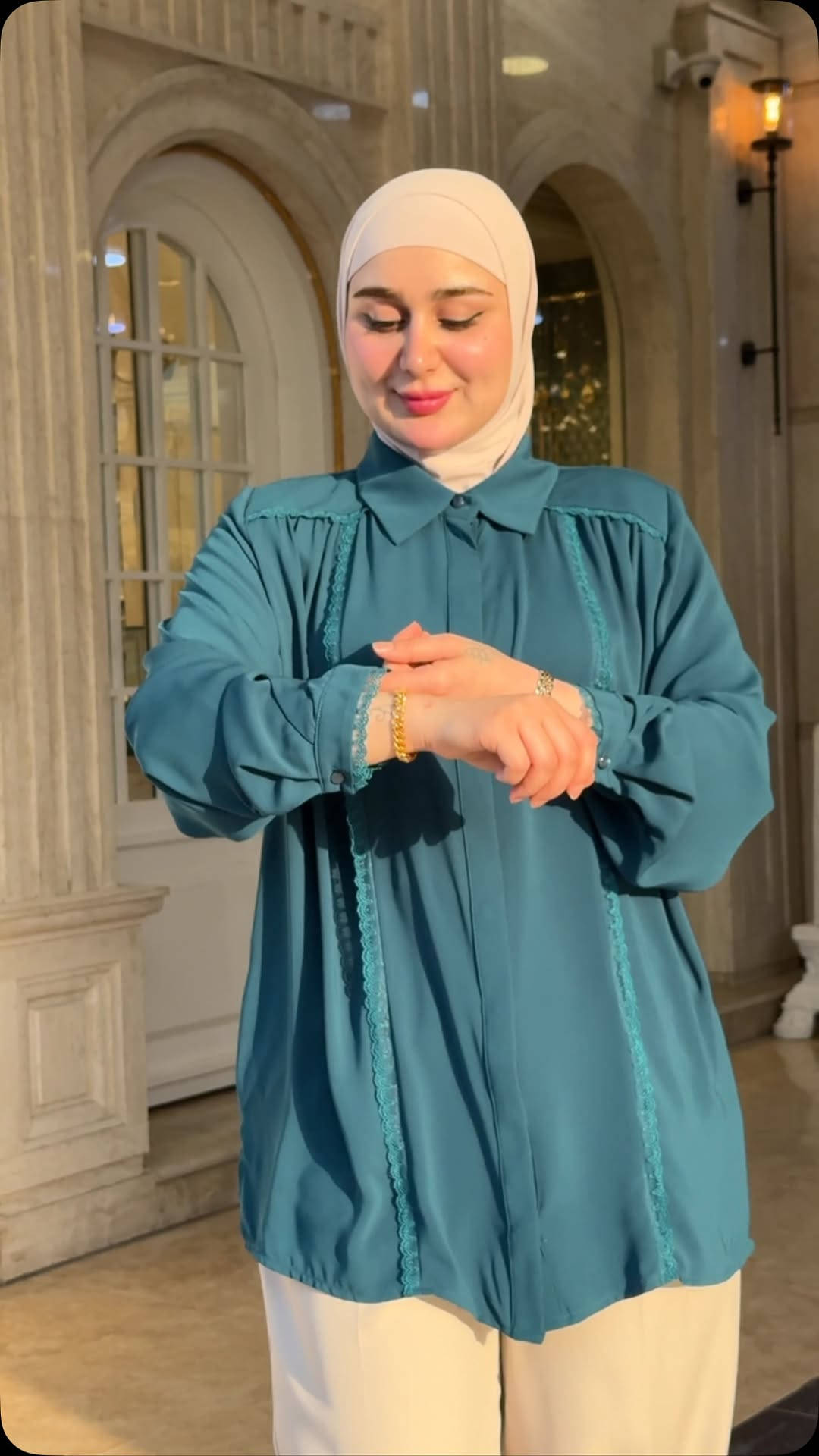 الجديد مليان جمال 👌😍
قميص قماش برلنتا تحفه باللبس 
طول 80 
46-48-50-52-54
موجود توصيل جميع المحافظات 🚛
حله/ شارع الجمعية- مول خاتون

