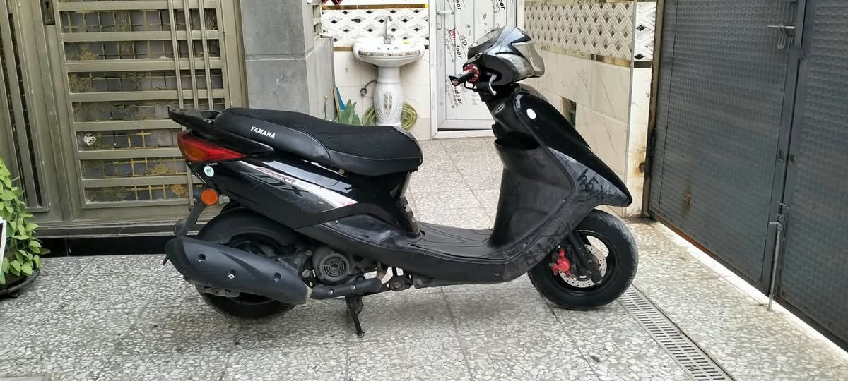 ببغاء جديدة كلها بلاديه مكينه كفرات اصلي كهربائيات شغالات دراجه كلش جديدة سعرها (مليون) مكان بغداد ***********
