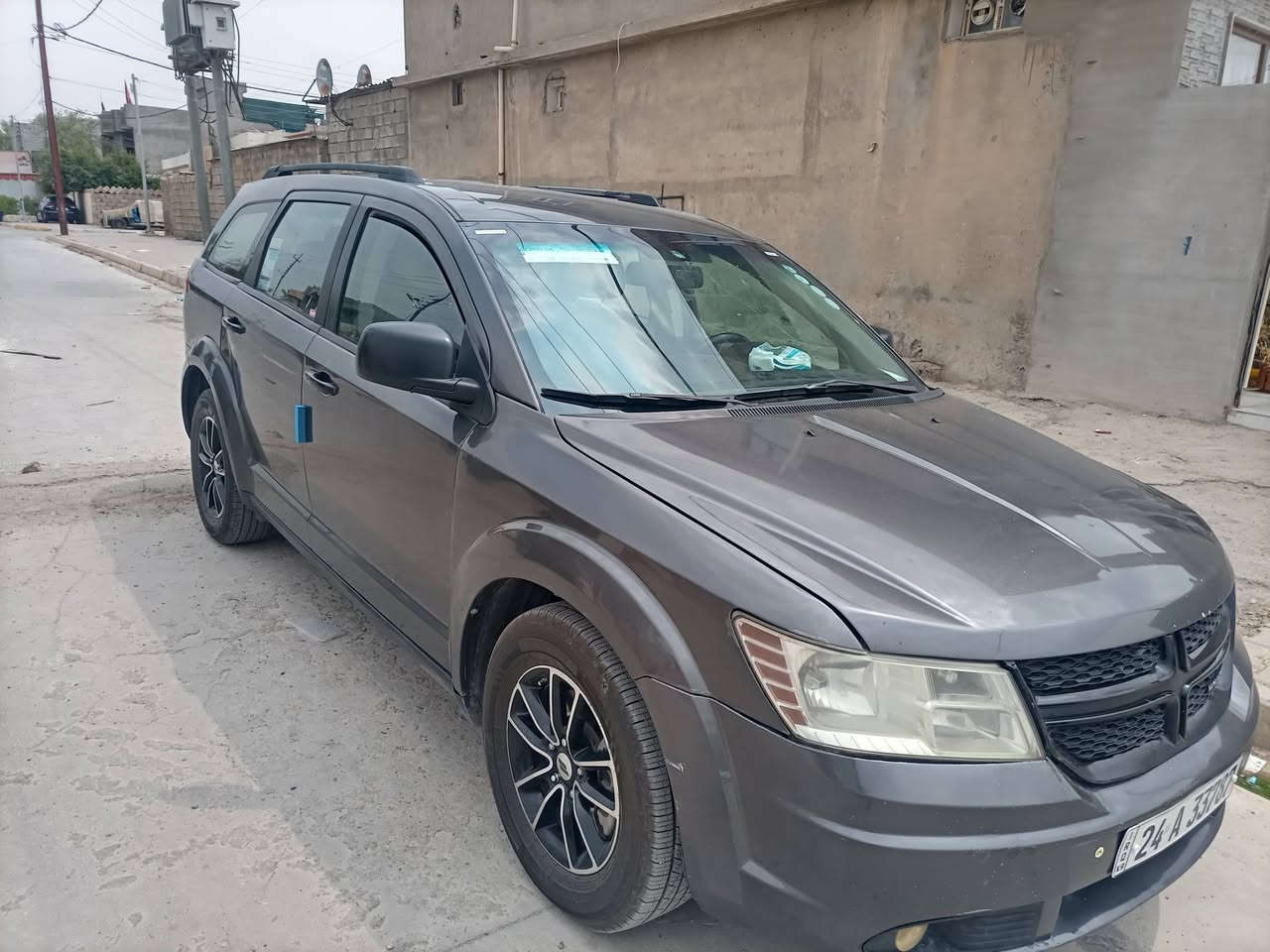 سلام عليكم دوج جورني موديل 2018 ثلاث قطع صبغ بونيد وجامرلغ خلفي وقبغ صندوك سياره حلوه محرك اربعه رقم دهوك دولي ماشي 115مكاني كركوك حي النداء اتصل *********** سعر 115بيه مجال
