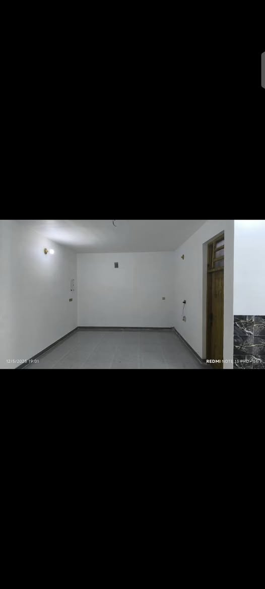 يا الله للبيع بيت طابو صرف سند باسمي بناء جديدصار 4 اشهر     
مساحته203. جبهه 11×18ونص البيت على شارعين الشارع الامامي 15 متر والخلفي 10 متر  البيت بي اسواق خير من  الله  بنائه من الرفت ارتفاع 40سم وجسور في التسليح يتكون الطابق الاول  2 غرفه نوم 4×4     وصاله 4×7 وترك خلفي على طول البيت الجبهه عرض 1متر ومطبخ حار وبارد 4×3ونص +منور وخدمات مع استقبال 6ونص×4ونص ارتفاع البناء 3.30وبوب خشب ارتفاع 3 متر سيراميك وارضيات درجه اولى مع الممشى الامامي 4×4ونص    الطابق الثاني مثل تصميم الطابق الاول + مطبخ كامل ومؤسس. السطح شتايگر الكهربائيات درجه اولى.   بورد طابق اول وبورد طابق ثاني محجر درج اللمنيوم درجه اولى  البيت  نضام سبالت البناء هندسي منطقة فول خدمات  مكاني كمالية شارع البدالة 

للاستفسار عل رقم ‏‪***********‬‏  اسعر عل رقم

نص مكتوب في الصور:
- 12/5/2025 18:53
- REDMI NOTE 13 PRO+ 5G
- 12/5/2025 19:02 REDMI NOTE 13 PRO+ 5G
- 12/5/2025 19:01 REDMI NOTE 13 PRO 5G
- 12/5/2025 19:01 REDMI NOTE 13 PRO+ 5G
- 12/5/2025 19:00
- 12/5/2023 19:00