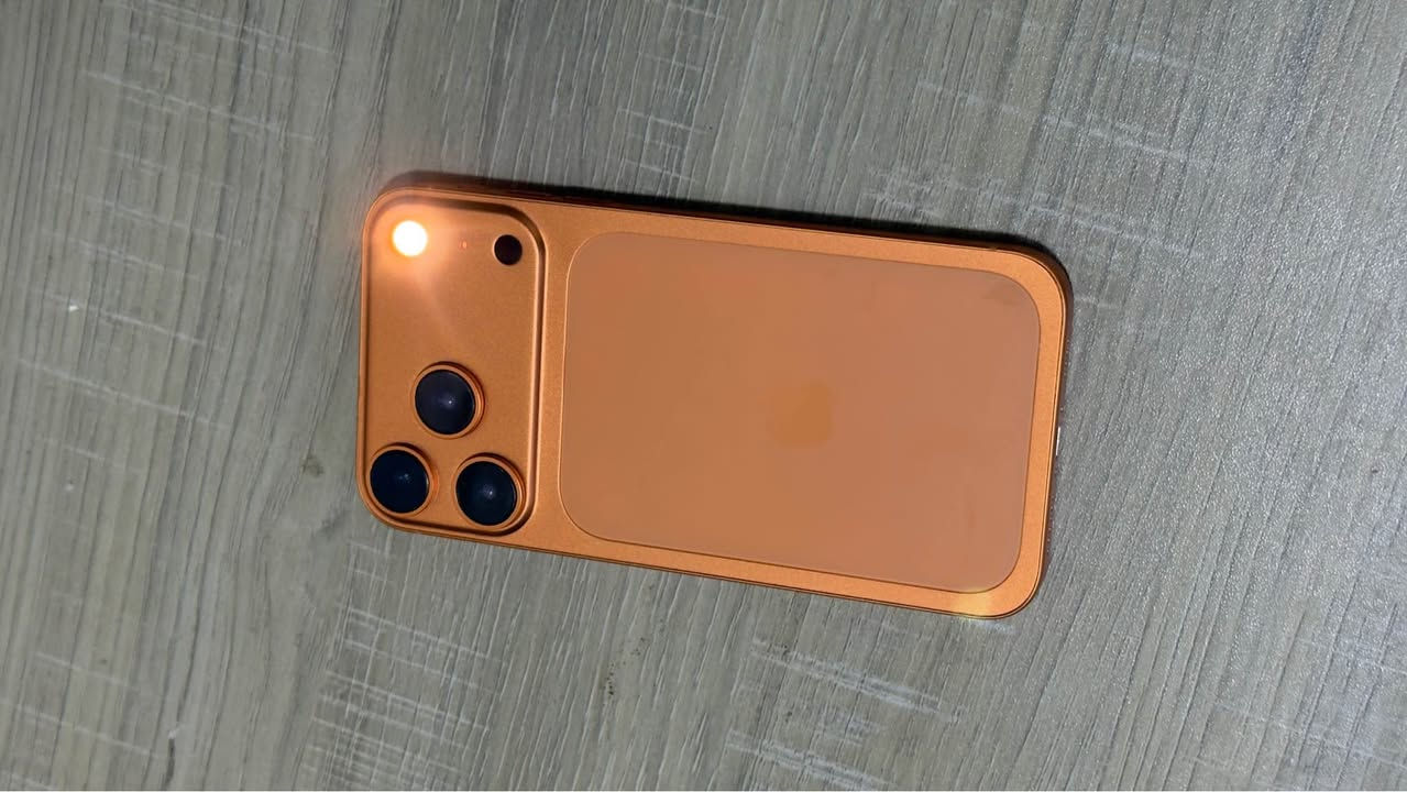 ايفون XR محور الى ايفون 17 برو ماكس ذاكرته 256 مستبدل بطاريه نسبتها 100‎%‎ فقط فيس ايدي متوقف التلفون كلشي شغال بي السعر 275 وبي مجال قليل للتواصل واتساب *********** البصرة, العراق

