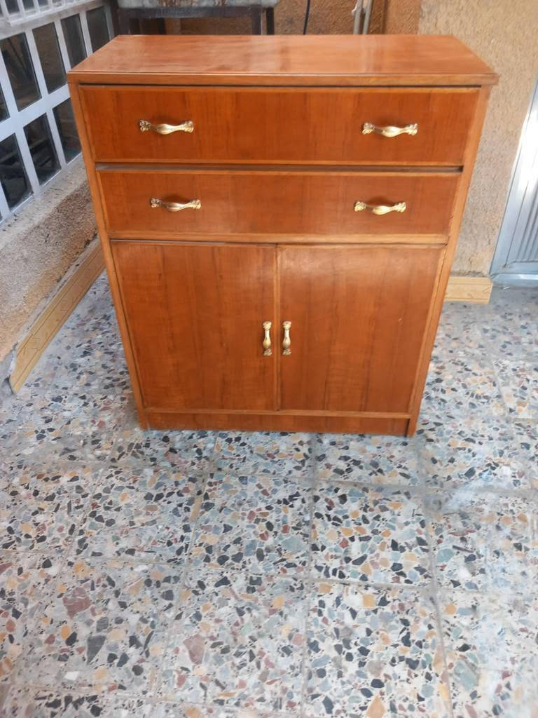 ميز  مجرات العرض ٨٥ سم العمق٤١ سم الارتفاع  متر و٣ سم السعر ب  ١٠٠ وبي مجالالعنوان بغداد الكرخ تقاطع درويش البياع شارع البداله الانتصارسوق اميمه فرع مجمع الرازي ع اليمنه منتصف شارع ع اليسرى خلف مي اور
***********
*********** بغداد, العراق
