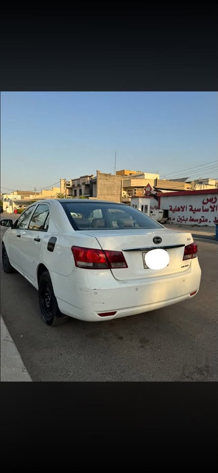 للبيع بي واي دي جي ثري موديل 2013 كير مكينه كهربائيات كلها بلادية تبريد العام مسوي منضومه كامله وهسه نقص فريز  بصمه وسلايد تحكم ستيرن  شاشه  تخم سماعات عالي لايتات زنون  تخم تايرات سياره مكفوله من الضربةوالصبغ بيها جراد  بسيط عل بنيد 
السعر 53 وبيها مجال تفاصيل اكثر عل واتساب 
***********
مكاني بغداد

