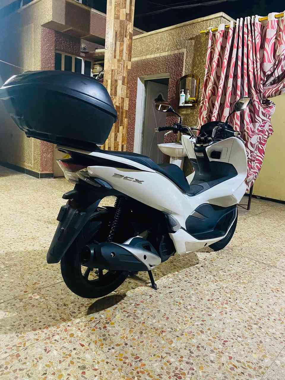 السلام عليكم
دراجه pcx125جيل الثالث ياباني🇯🇵

كفاله عامه 📣

ماشيه 21🀄️

بغداد الحسينيه مال راشديه㊙️

***********
السعر 23ورقه او بيهه مجال بصيط
