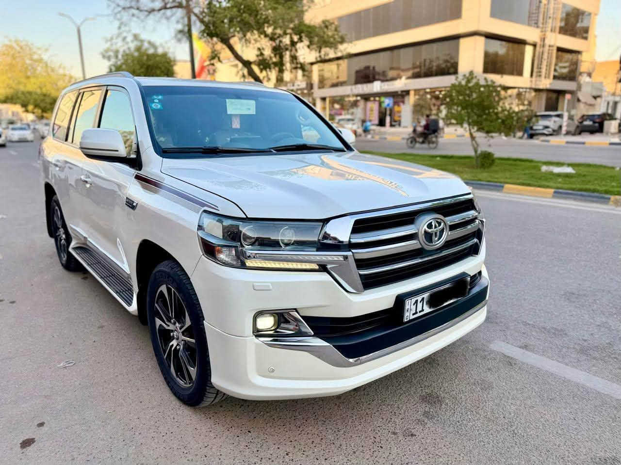 السلام عليكم للبيع لاندكروز موديل 2019بريم اصلي رقم بغداد بسمي مشروع وطني  مكفول كفاله عامه من صبغ وتبديل وفتح  
جديدة معنى كلمه 
فول مواصفات 1/1
بصمه تشغيل
5بصمات ابواب 
فتحه سلايت
كشنات ثنين كهرباء ثلاث حركات
كشنات جلد اصلي
عداد لكزز
زراكات
اشارة لكزز
مري شفط
شاشه ايباد
جنطه شفط
دبل ماوس
مثبت سرعه
سبعه راكب
ثلاث قطع تبريد
مطفايه حريق
محرك V8/4600
8ايرباك
حساس امامي
حساس خلفي
تحكمات ستيرن كامله
كامرة دوارة
وباقي مواصفات بريم معروفة
 ماشيه60 الف حقيقي
السعر (478)
اللا ستفسار اتصل على الرقم ***********
مكان بابل حله
