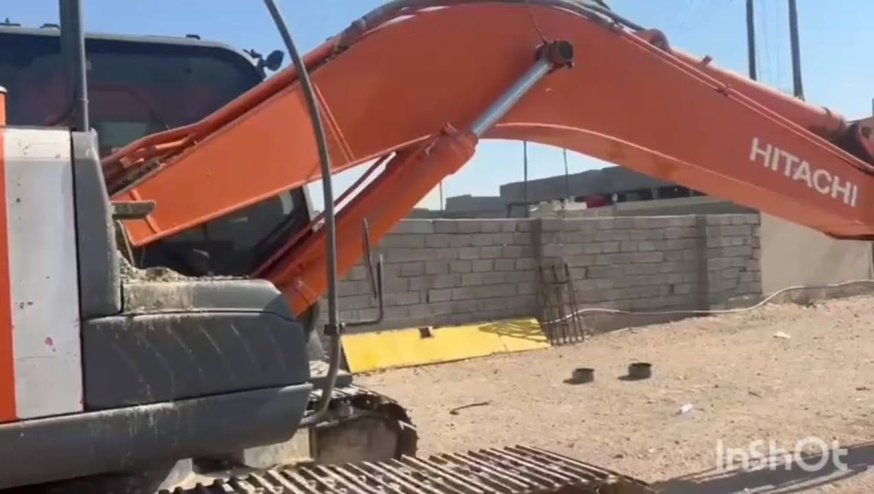 حفاره هيتاشي حجم 210 LC  زت ثري للبيع او مراوس موديل 2007 رقم اربيل
جاهز للعمل بدون اي نقص 
السعر 325  ورقه العنوان البصرة - الزبير 
للاتصال  *********** الزبير, البصرة
