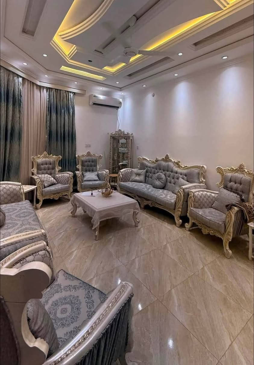 مع الشمس للتسويق العقاري ☀️
اسمٌ يشرق بالثقة في عالم العقار.

📍 الموقع: الفلوجة – الجغيفي الثانية
📌 قرب أسواق البياع من جهة مدخل كريم عفتان 

✨ مواصفات المنزل:

* 🏠 طابقين
* 🛏️4 غرف نوم
* 🛋️ صالة استقبال واسعة
* 🍽️ مطبخ
* 🚿 حمامات
* 🌿 مناور

📐 المساحة: 200 م²
📏 الواجهة:10 م
📏 النزال: 20 م
🛣️ عرض الشارع: 10 م

💧 منطقة مخدومة بالكامل:
✅ ماء
✅ كهرباء
✅ مدارس
✅ منطقة سكنية مكتملة الخدمات

📜 نوع الصنف: طابو زراعي صرف

💰 السعر: 193 مليون دينار عراقي
🤝 السعر قابل للتفاوض

📞 للاستفسار والحجز:
***********

📍 عنوان المكتب:
الفلوجة – الجغيفي الثانية – مجاور خدمات النعيمي

☀️ الشمس للتسويق العقاري
نرافقكم بخبرة وشفافية لاختيار أفضل الفرص العقارية، ونساعدكم في العثور على المنزل الذي يلبي تطلعاتكم.

📲 إذا أعجبك هذا العرض، لا تنسَ الإعجاب بالمنشور ومشاركته ليصل إلى كل من يبحث عن منزل مميز.

#الفلوجة #الأنبار #الرمادي #عقارات #الشمس_للتسويق_العقاري #بيع_منازل #استثمار_عقاري #الجغيفي_الثانية
