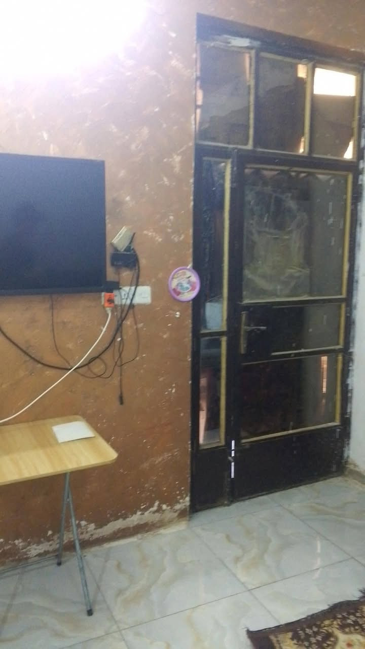 الدار للبيع
مساحه 62 متر طابق ونص
 صاله ومطبخ وغرفه فوك وسطح.
العنوان: ابو دشير خط النفط مقابيل بانزين خانه 
السعر:35 مليون وبي مجال
المعلومات:
زراعي سند 25 مضمون 

رقم الهاتف بي واتساب:***********
