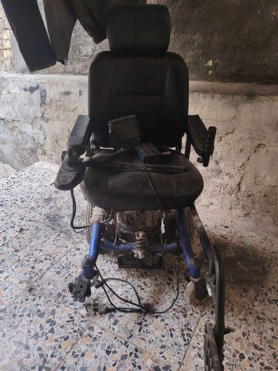 عربه كهربائي معوقين بطاريه عاطله. وياه شاحنه بيه بنجر ونقص تاير صغير امامي ابيع كوم حديد اتفيدك تفصيخ السعر 100قفل مكاني بغداد ***********
