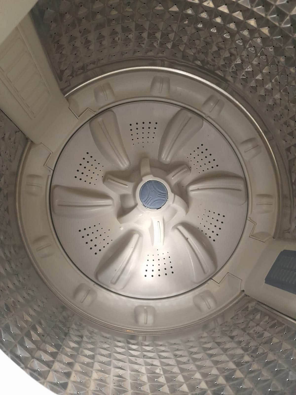 السام عليكم غسالة للبيع سامسونك بيه عطل ابيع هيج ماطور يشتغل جداً نطيفة قيم بما يرضي الله وتعال اخذهة مكاني سبع البور 
وتس اب 

‭***********‬

***********
