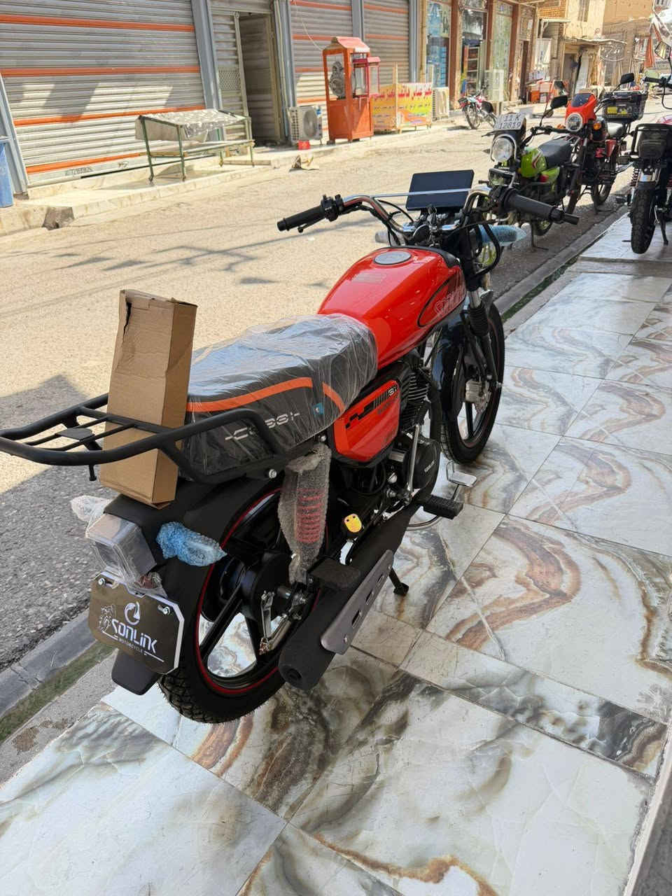 معرض القريشي ديالى بعقوبة قرية خرنابات المصداقيه عنواننا ✌️‭***********
توفر كافة أنواع الدراجات النارية ✌️
مرقم وسكنر نظام نقد قسط على ماستر رافدين ❤️
