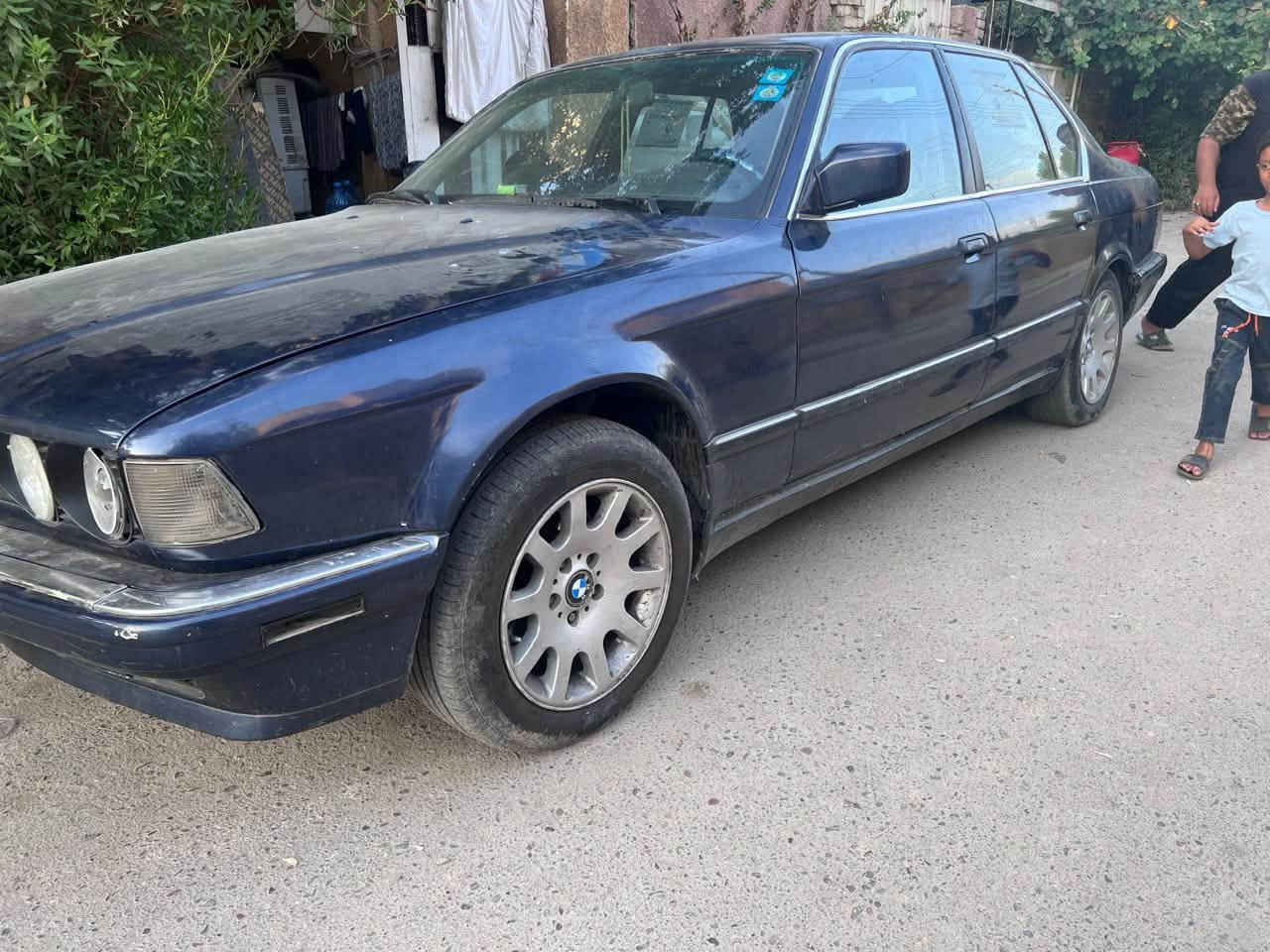 البيع بي ام 735  رقم بغداد جديد هزه جديده السياره كامله نقص بس راتيتر تبريد سعره 36بيه مجال ***********
