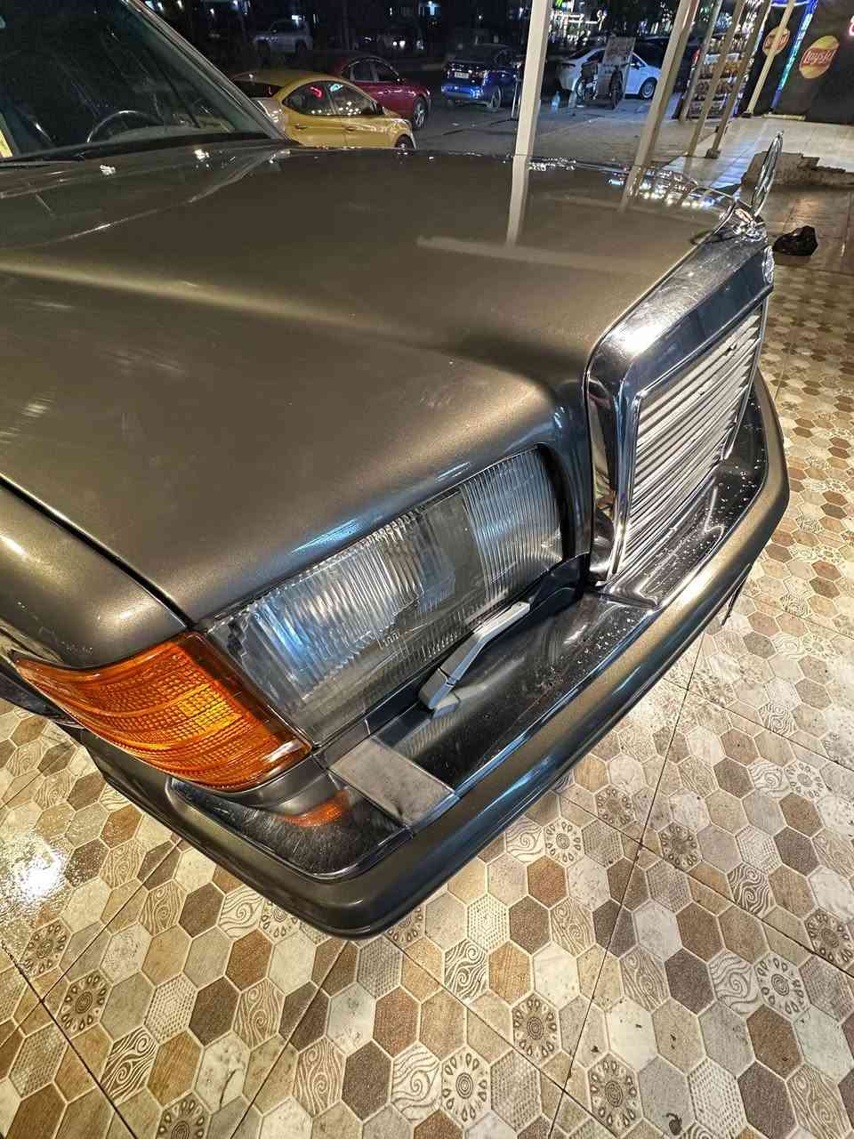 جامبو رئاسي se 300
موديل ١٩٩١
سياره وارد يابان
دعاميات أمريكي
فول تحكمات
غرفه جديده 
كشنات جلد بلادي 
كشنات فول كهرباء
كشنات تدفئه
دبل فيتبم
دبل مروحه
دبل اريل 
تحويل ثاني يوم بااسمي السياره 
للبيع او مراوس حسب القناعه 
مكان السياره بغداد حي الجهاد 
*********** 
السعر  ٩٥ وبيها مجال 
الي ميعجبه السعر اكو مهجومات

نص مكتوب في الصور:
- ***********