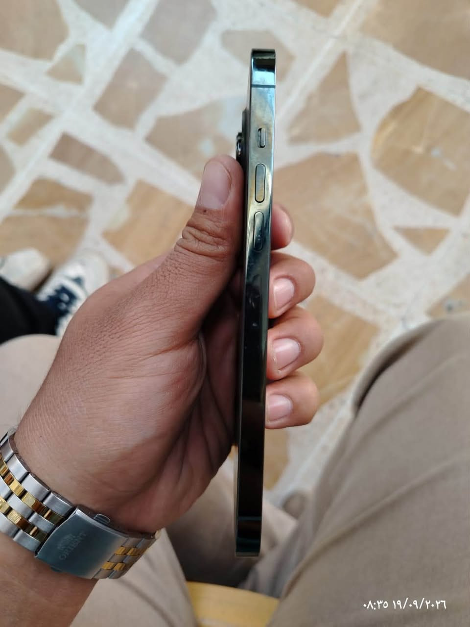 ‏سلام عليكم iPhone 13
￼ المساحة ماله 128
￼￼ النظافة مال قدام العين 
‏￼83
￼ النظافة ماله 99
‏السعر 750 وفي مجال قليل 
***********
***********￼￼￼￼

نص مكتوب في الصور:
- ٠٨:٣٥ ١٩/٠٩/٢٠٢٦
- ٠٨:٣٤ ١٩/٠٩/٢٠٢٦
- ٨:٣٣
- ٦٨
- حالة البطارية والشحن
- كما هو الحال مع البطاريات القابلة لإعادة الشحن، بطارية الهاتف قابلة للاستهلاك وتصبح أقل فاعلية مع الوقت. معرفة المزيد...
- الحد الأقصى للقدرة
- ٨٣٪
- هذا قياس لقدرة البطارية مقارنة بقدرتها عندما كانت جديدة. قد تتسبب القدرة المنخفضة بتقليل ساعات الاستخدام بين عملية الشحن والأخرى.
- أقصى قدرة للأداء
- ستساعد الأنظمة المضمنة في النظام والمكونات في تخفيف آثار الأداء التي قد تلاحظها أثناء التقدم الكيميائي في عمر بطارية iPhone.
- شحن البطارية المحسن
- للحد من استنزاف عمر البطارية، يتعلم الـ iPhone من عادات الشحن اليومية، بحيث ينتظر ولا يتجاوز ٨٠٪ حتى يحين موعد حاجتك إلى استخدامه.