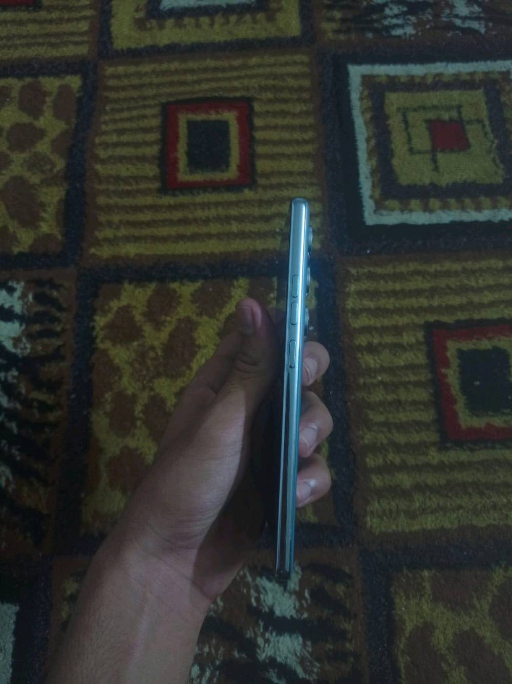 تكنو كامون 40 العادي 
جهاز ذاكرته 256
عشوائيه 8+8
120هيرتز 
بطارية5200
كامرات مفوله 63ميگا بگسل من شركة سوني🔥
جهاز كامل و نضيف و يلمع لمع مستخدم استخدام دراسه فقط 
اريده مراوس ب ايفون كون مكفول