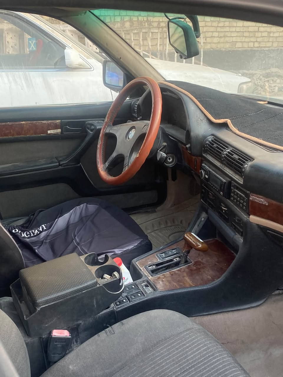 السلام عليكم
بي ام دبليو bmw735مديل 1991
محور محرك ففتي3000
رقم نجف مداور ثاني يوم السيارة ماناقصها شي فقط حداديه صدر شوي تعبانه
سنويه لحد2029 
صفر غرامات 
لبيع او مراوس سعر 25 وبيها مجال بسيط
*********** مابي واتساب
