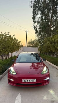 حبايب للبيع…  Model 3 سنكل ماشيه 44,000km اون لاين اخر تحديث حادثها جا...
