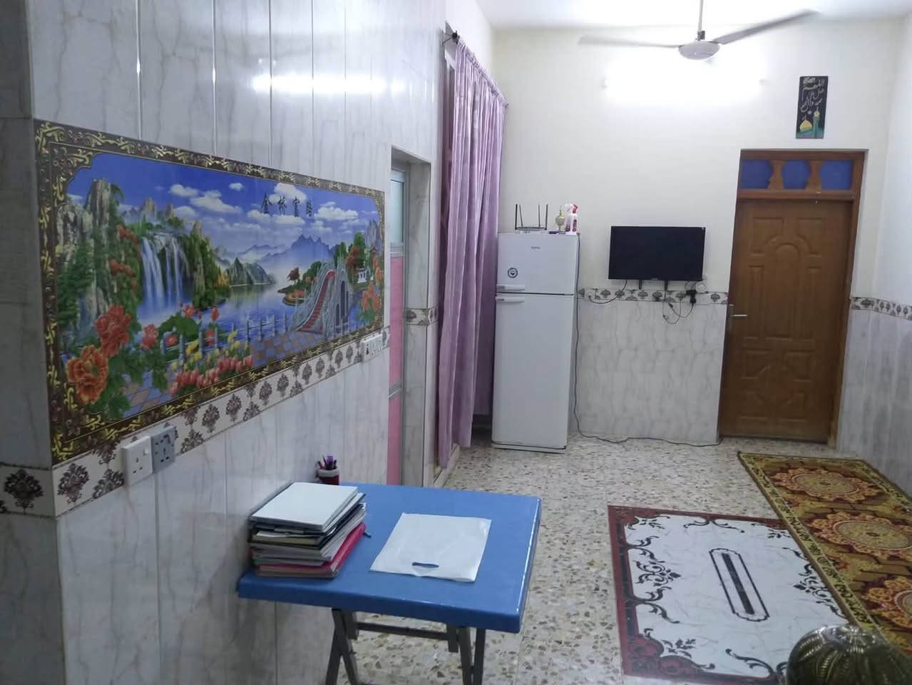 🏠 للبيع بيت 105 متر – طابقين

📍 موقع مميز وقريب جداً من الشارع العام، شارع العلوة مقابل معرض القمر للسيراميك.

🔹 المساحة: 100 متر
🔹 الطابق الأول: جاهز للسكن، يحتوي على:
• استقبال
• صالة
• غرفة نوم
• منور
• صحيات داخلية وخارجية

🔹 الطابق الثاني: هيكل، يحتوي على:
• غرفتين
• صالة
• صحيات

📌 البيت مناسب للسكن والاستثمار، وموقعه ممتاز وقريب من الشارع العام.

📞 للاستفسار ومعرفة السعر والتفاصيل، يرجى التواصل على الرقم ***********
