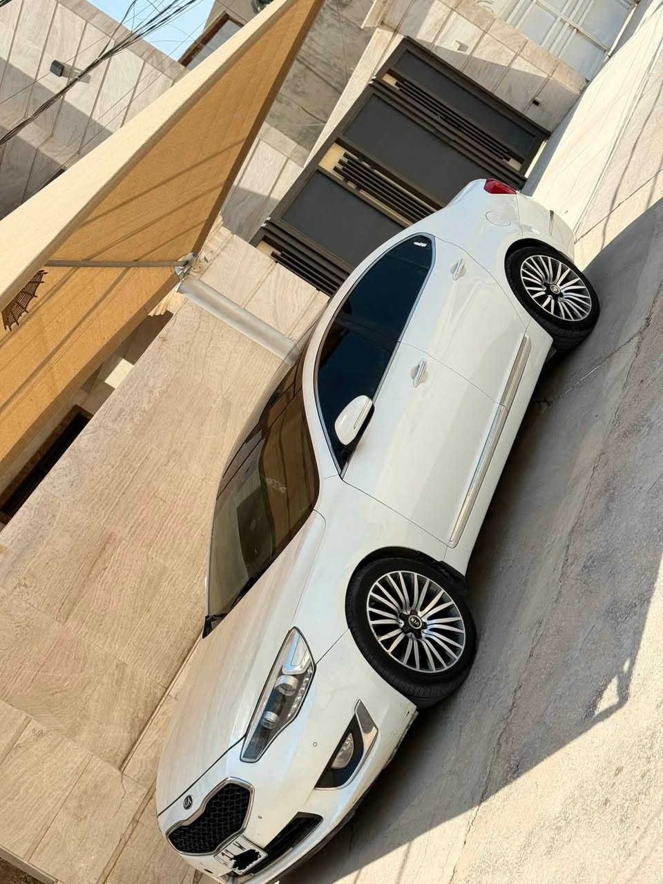 كادنزا 2016 خليجي رقم بغداد باسمي 
محرك 6سلندر فول مواصفات vvip
كامره حساسات مري قلاب اشاره ترحيب 
بصمه بانراما كشنات كهرباء خزن ميموري 
برده تبريد قطعتين السياره فول مواصفات اعلى فئه 
محرك مكفول كير مكفول سياره بيها قطعه صبغ 
السعر 125
***********
