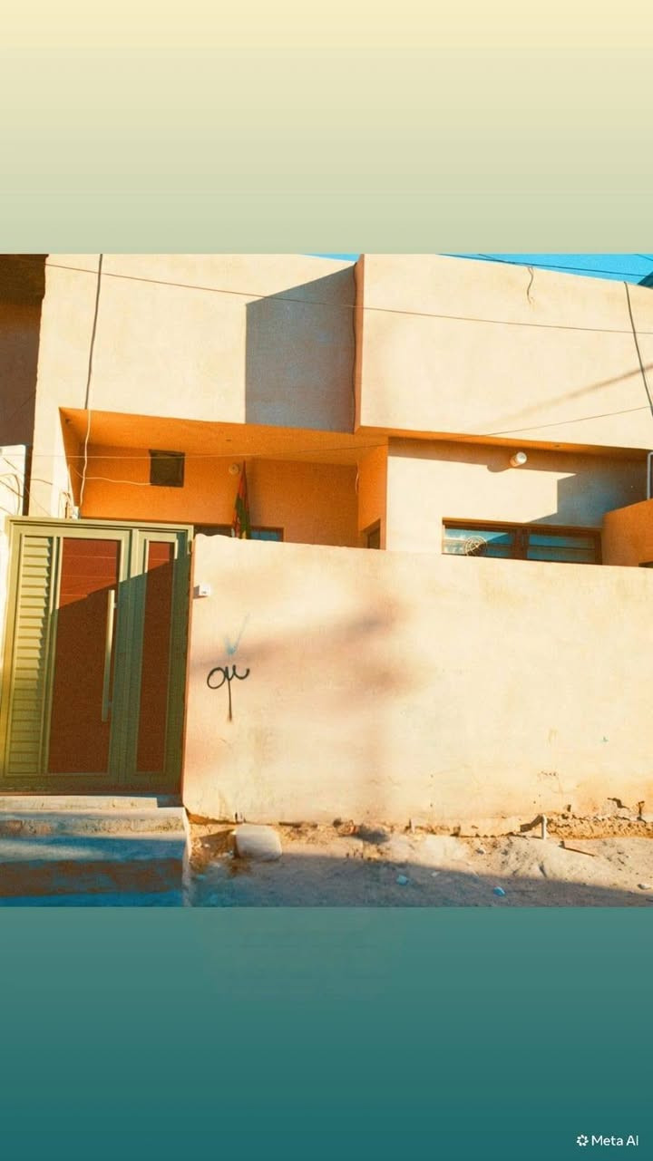 بيت للبيع 🌼🌼
في الحر حي العسكري مقابيل الكابينات  100 متر طابو زراعي 
بناء جديد يحتوي على استقبال، صالة مطبخ، وغرفة، وبيتونة وصحيات عدد 2 البيت نظيف ومرتب
السعر 120 مليون وبي مجال
 للاستفسار ***********

نص مكتوب في الصور:
- Meta AI