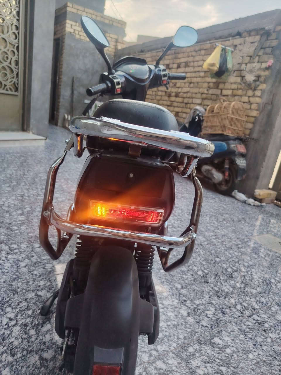 السلام عليكم دراجه شحن سنكس للبيع   السعر 650 والشراي يراسلني  
رقمي *********** 
***********
