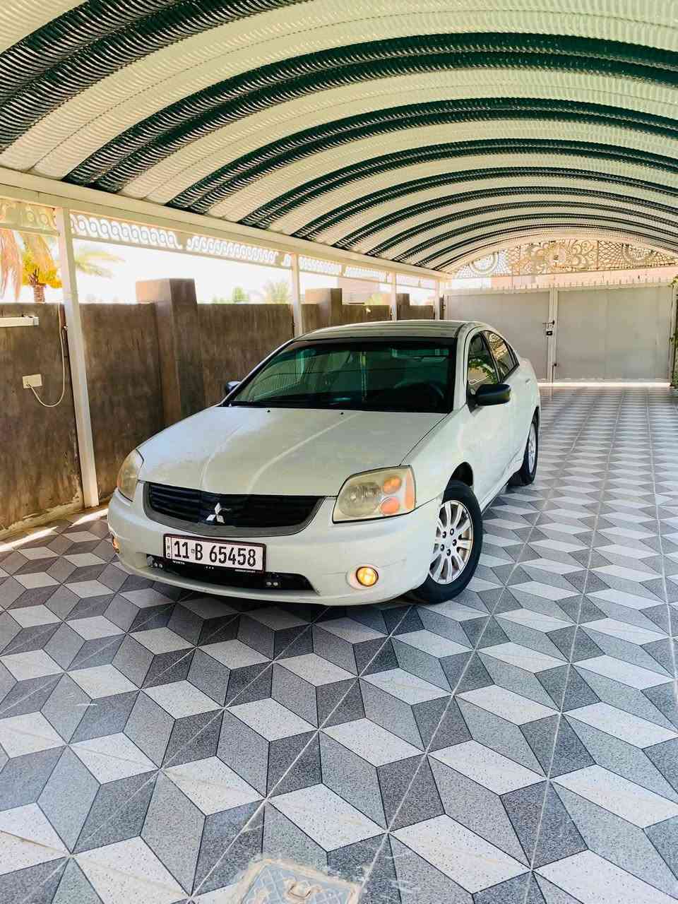 السلام عليكم للبيع ميسيبوشي كلنت  حره موديل 2007. رقم بغداد دولي هزه وسنويه جديده   تحويل مباشر 

السياره بدون ضرر
بيها جوه قبق البانزين صبغ
وبالحافه مالت الباب السايق
وبراس الجاملغ الامامي فقط اثر 
 شخوط يعني مو قطع  شرط وبيها جراد بالبنيد موضح بالصور

سياره كير محرك شرط 
محرك 2400 
تخم تاير. 
صدر امامي خلفي جديد
داخلها جديد 
تبريد  ثلج  منضومه كامله 
سياره جاهزه من الدعاميه لدعاميه 
بدون مصرف 
وين مايعجبك اطلع شرط 

السعر 70 وبيها مجال

مكان السياره 
صلاح الدين  
الضلوعيه 

الااتصال ***********
