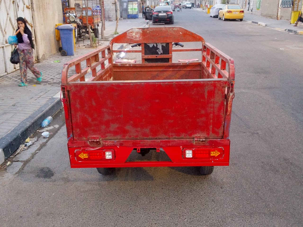 السلام عليكم ستوته للبيع مكان القبله حي الشهداء السعر 1,300 قفل ***********
