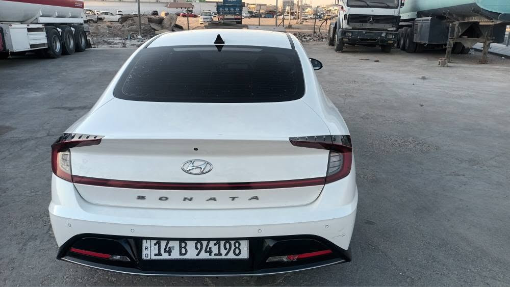 السلام عليكم 
سوناتا وراد كوري ابيض صدفي
 مديل 2022 رقم بصرة حرة
 بأسمي تحويل كفالة عامة من الضربة والصبغ حته الدعاميات
 محرك ٢٠٠٠ وكير مكفولات بانزين بلاد بصمة تشغيل عن بعد
 ترحيب تفتح عند الاقتراب لد امامي خلفي عداد المسافة ١١٦ 
 حساسات خلفية تحكم ستيرن جهتين شفتات ستيرن ويل كب 17
شاشة ابل كار بلي مري شفط هاند بريك دكمة
 5 وضعيات قيادة اوتو هولد اريل نفيكيشن شحن لاسلكي 2 مداخل USB + مدخل تايب سي
 كاميرا دوارة رادار امامي 
تبريد تدفئة مناخ منفصل كشنات جلد 
 تدفئة كشنات امامية تدفئة ستيرن
 كروس سرعة حاكية تليفون قيادة ذاتية
 تحكم بتوجيه اللايت
 باتري زوج تاير امامي دنلوب
 طخم بلكات الاصلي وفيت بم كلهن جدد توني مبدلهن 
سيارة جديدة كلش وجاهزة من كل شي دهن كله الاصلي ابدل 
عدا زلغ بالبنيد وزلغ بالباب خلف السائق 
السعر 200$ وبيها مجال قليل
 وآسف عالاطالة رقمي *********** البصرة, العراق
