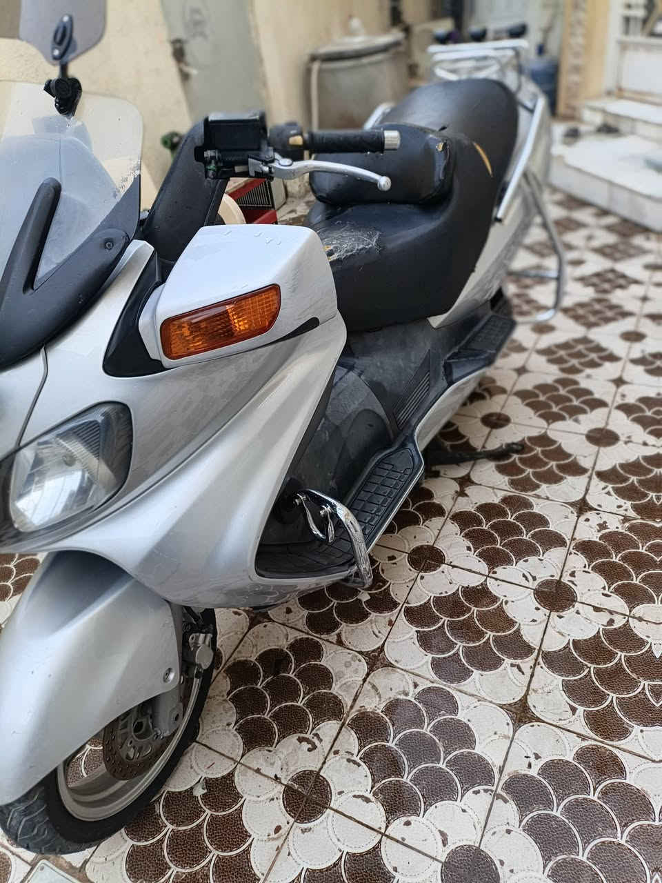 سلام عليكم دراجة سكاي ويف 650للبيع مكفوله دراجه عميه نضيفه وجاهزه ام الدروعه بولسيه ماشيه 50 كفراته 90بالميه نضافتهن تجي تفحص وشوف بعينك سعره 13 وبيه مجال مكانه كربلاء طويريج ***********الشراي بي خير ويدلل دراجه نضيفه وياهه ام بي ثري ويه التشغيل كهربائيات كله شغاله دبلات امامي خلفي جدد تايرات جدد

